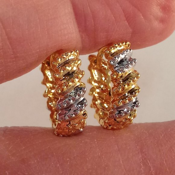 Men 18K Yellow Gold Filled Silver Carved Hoop Huggie Earrings 15mm Gorgeous Gift